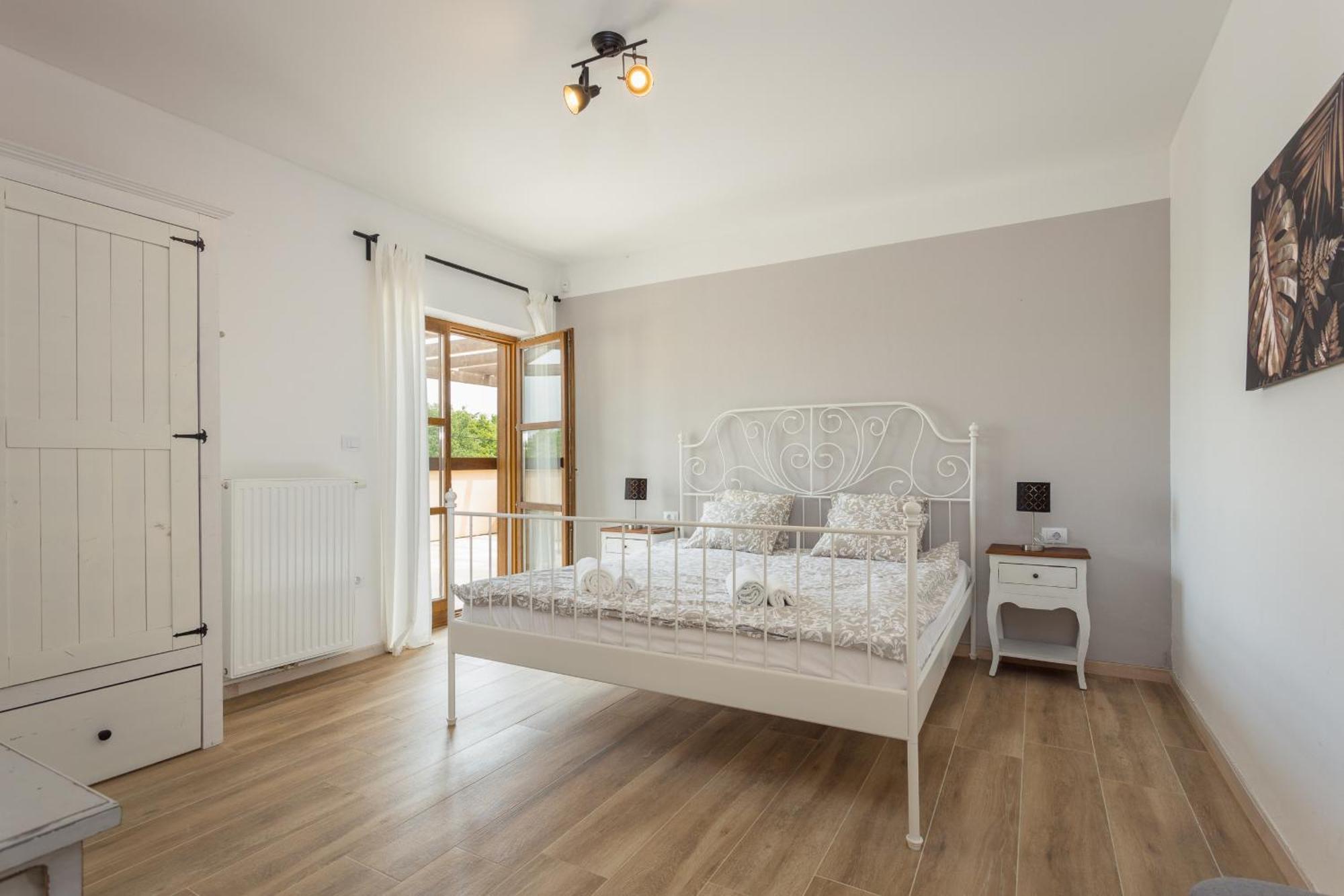 Villa Cirka In Central Istria For 14 Persons With Pool Heating & Pool Table Svetvinčenat المظهر الخارجي الصورة