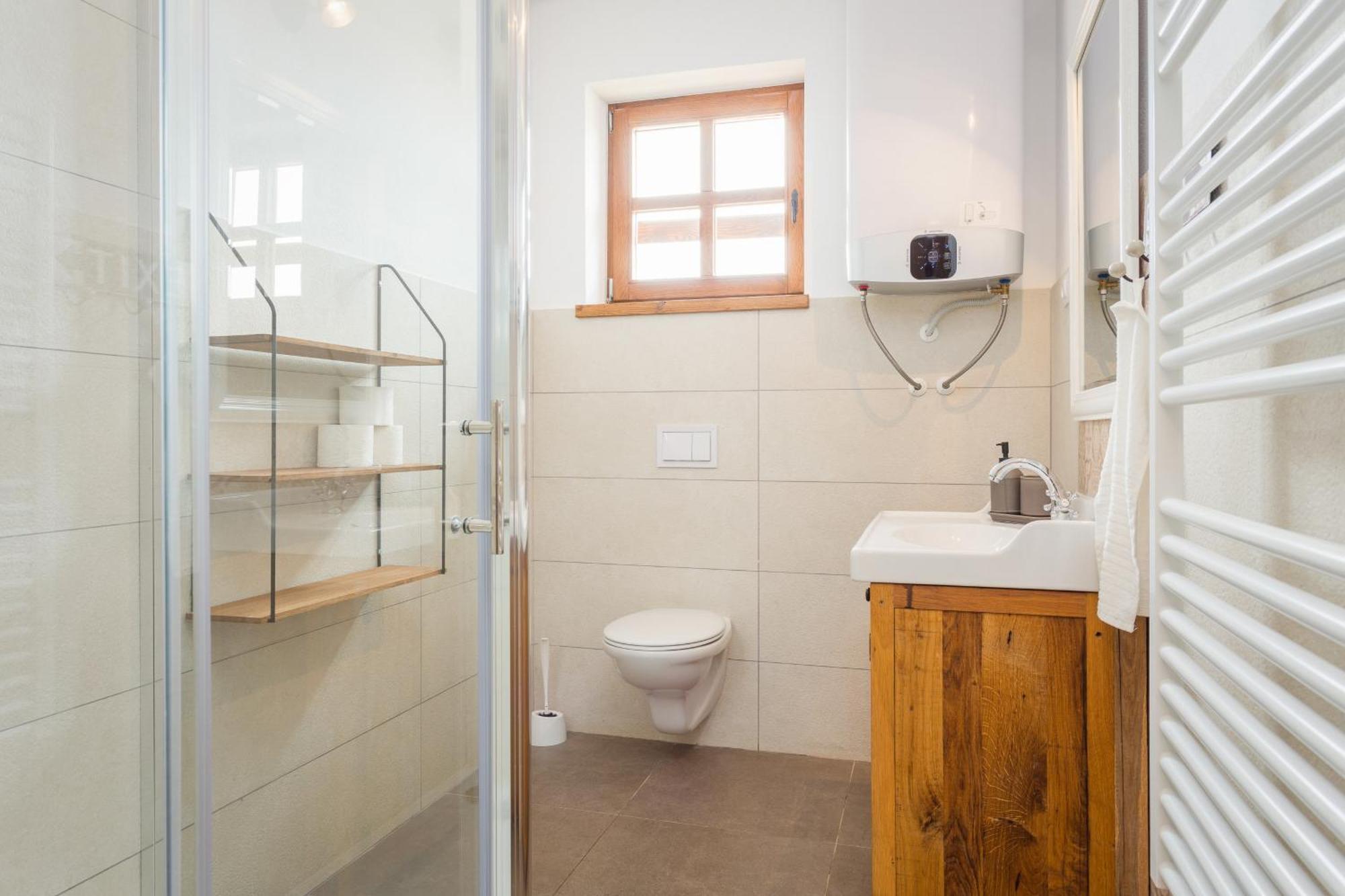 Villa Cirka In Central Istria For 14 Persons With Pool Heating & Pool Table Svetvinčenat المظهر الخارجي الصورة