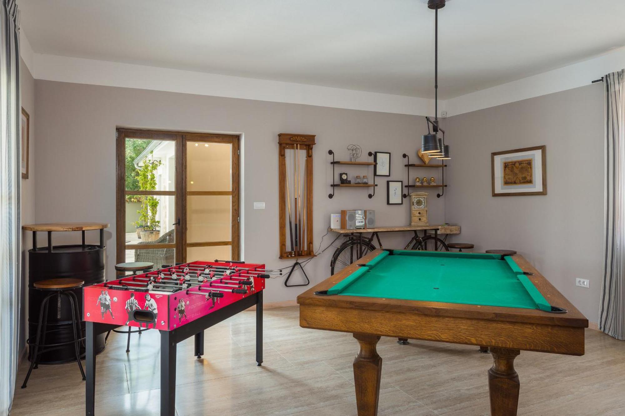 Villa Cirka In Central Istria For 14 Persons With Pool Heating & Pool Table Svetvinčenat المظهر الخارجي الصورة