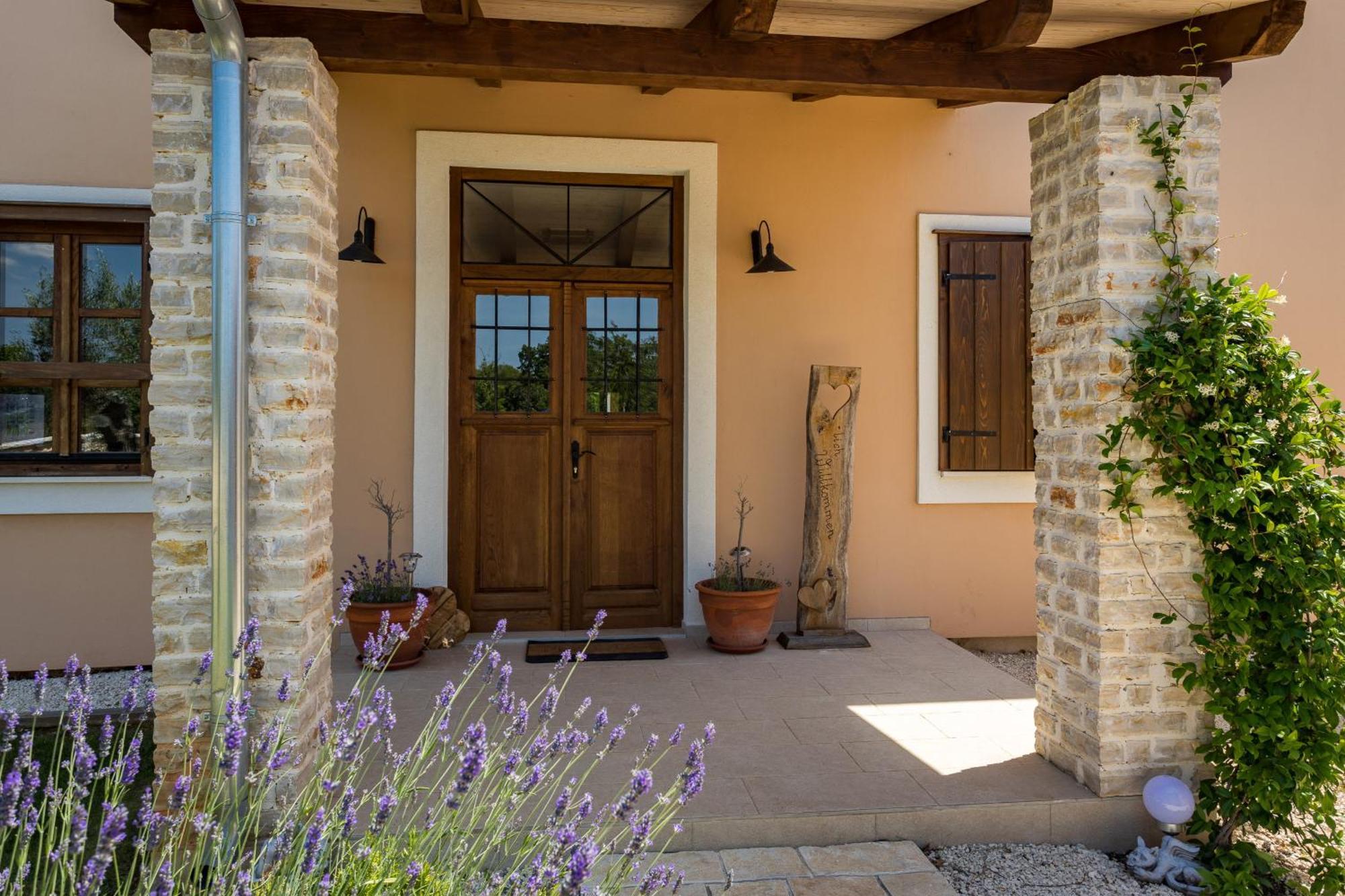 Villa Cirka In Central Istria For 14 Persons With Pool Heating & Pool Table Svetvinčenat المظهر الخارجي الصورة
