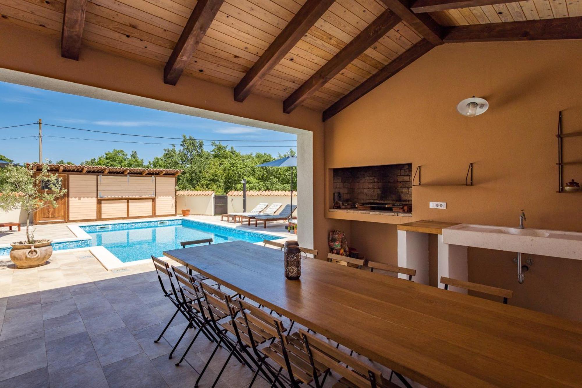 Villa Cirka In Central Istria For 14 Persons With Pool Heating & Pool Table Svetvinčenat المظهر الخارجي الصورة