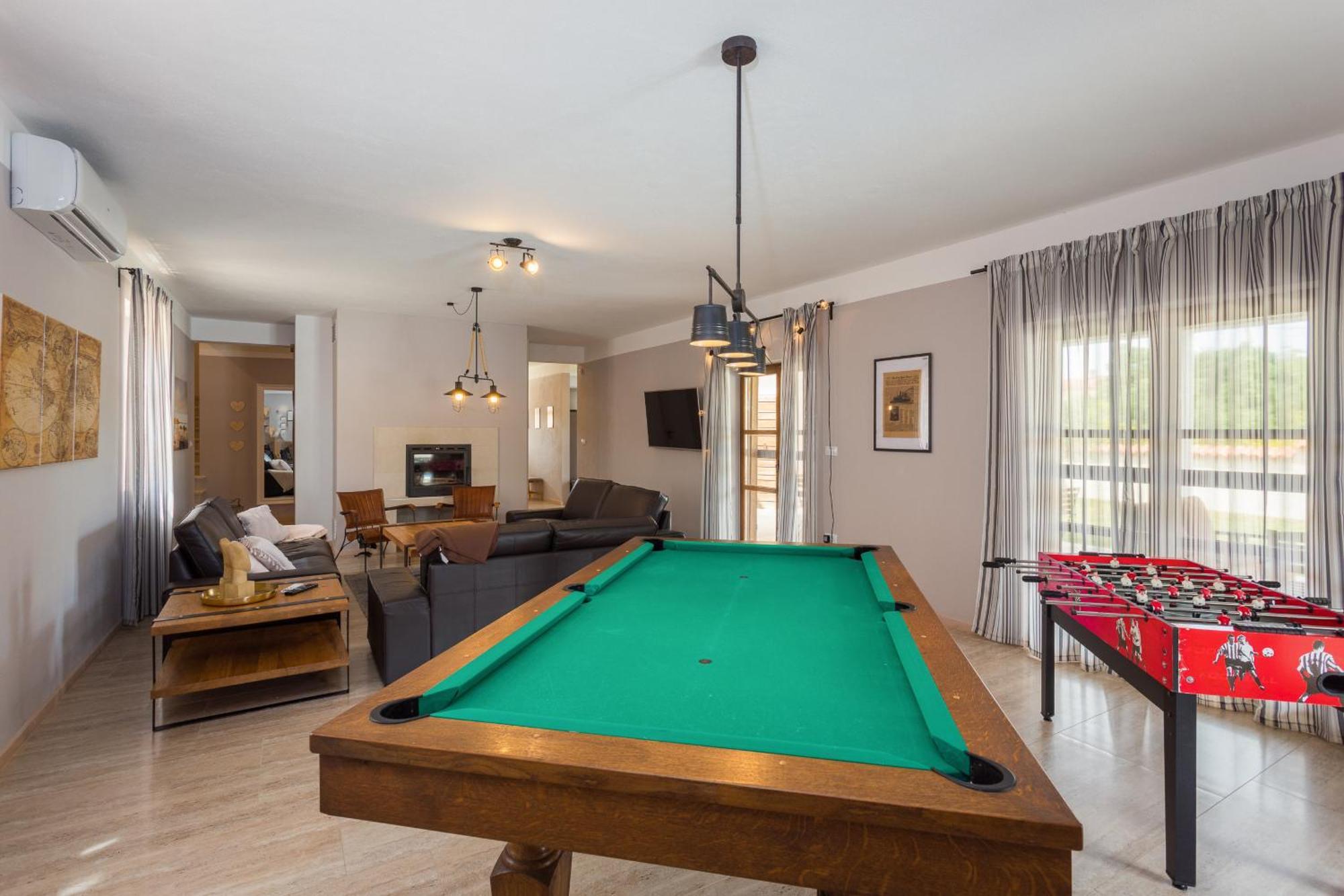 Villa Cirka In Central Istria For 14 Persons With Pool Heating & Pool Table Svetvinčenat المظهر الخارجي الصورة